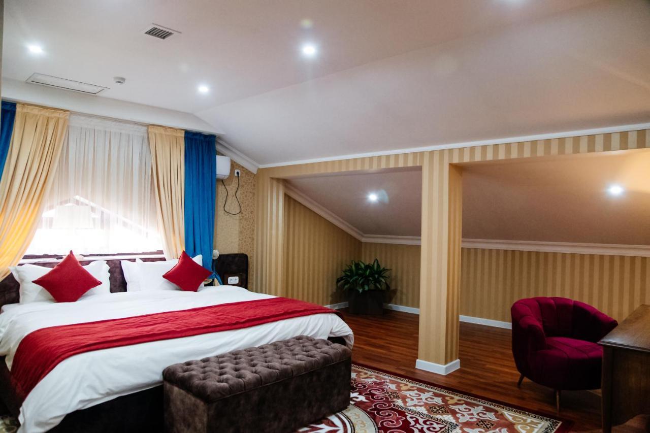 Boutique Hotel Silk Way Turkistan Extérieur photo